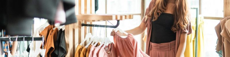 איך להימנע מקניית בגדים שלאחר תקופה קצרה יזרקו לפח